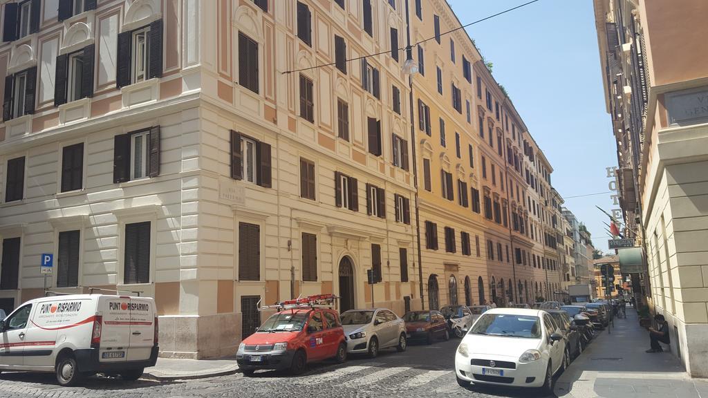 Una Finestra Su Monti Řím Exteriér fotografie