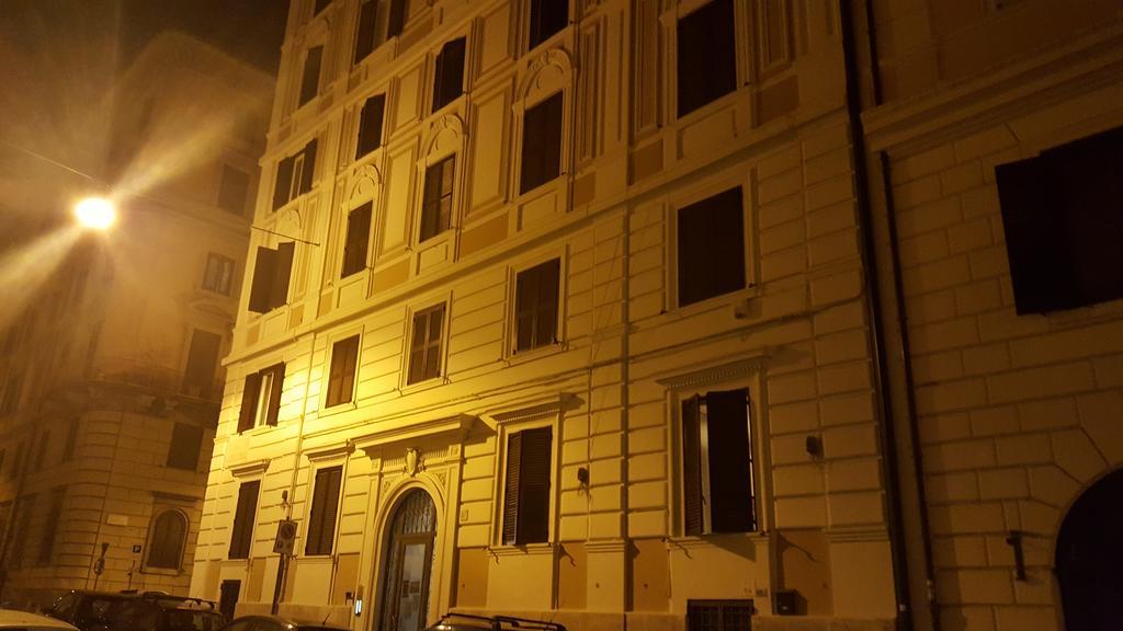 Una Finestra Su Monti Řím Exteriér fotografie