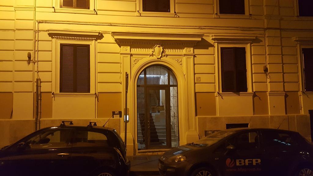 Una Finestra Su Monti Řím Exteriér fotografie